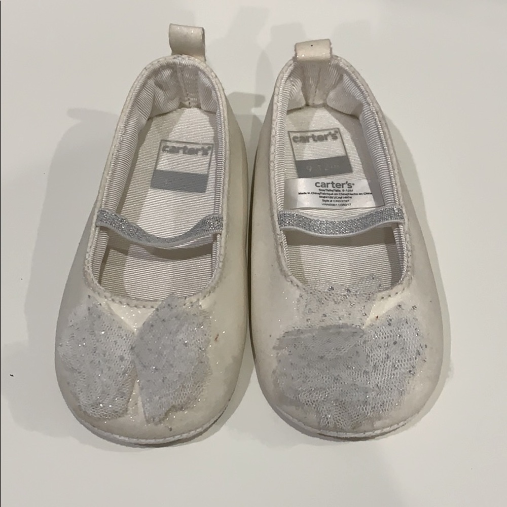 5 for $25 Carter’s White Flat 9-12 months